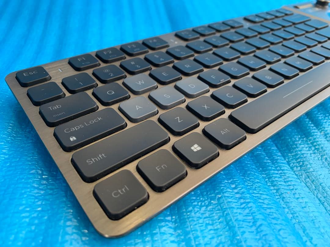 CORSAIR コルセア K83 ワイヤレス エンターテイメントキーボード
