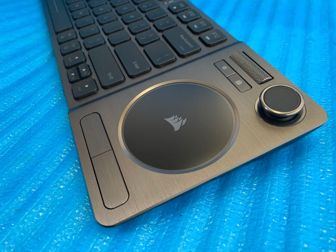 CORSAIR コルセア K83 ワイヤレス エンターテイメントキーボード