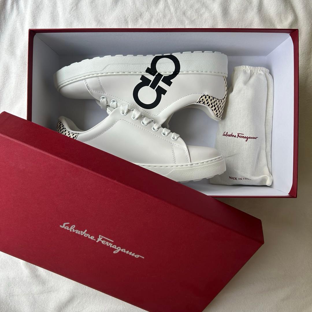 Salvatore Ferragamo レディーススニーカー