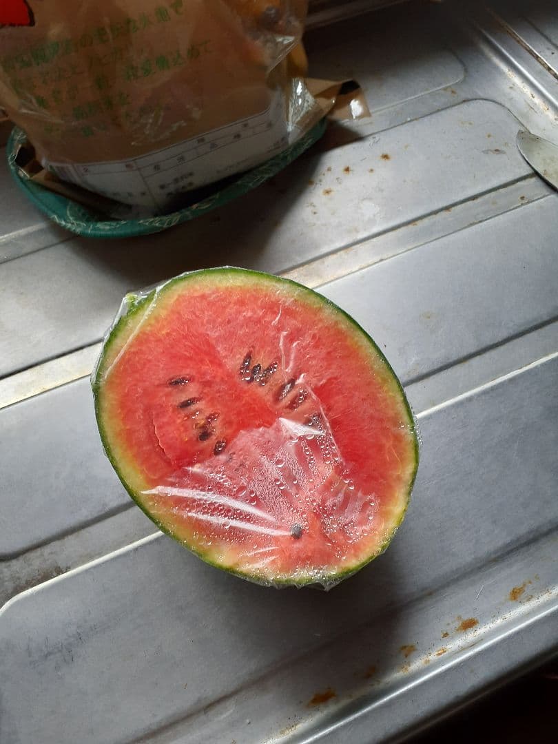 新鮮スイカ 半分 ラップ包装