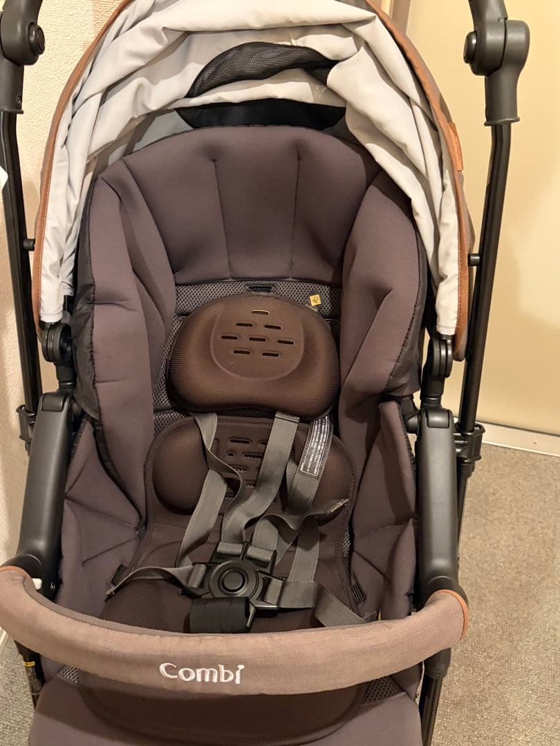 コンビ　ベビーカー　スゴカルα compact エッグクッション