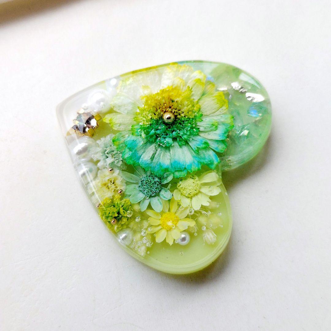 【1610】レジン　マトリカリア　ヘアゴム　ポニーフック　ブロ―チ　ハンドメイド