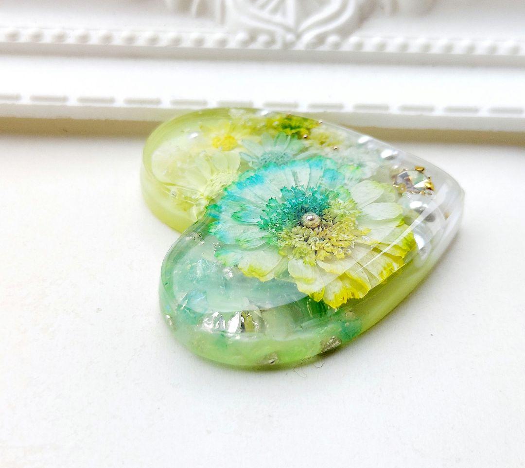 【1610】レジン　マトリカリア　ヘアゴム　ポニーフック　ブロ―チ　ハンドメイド