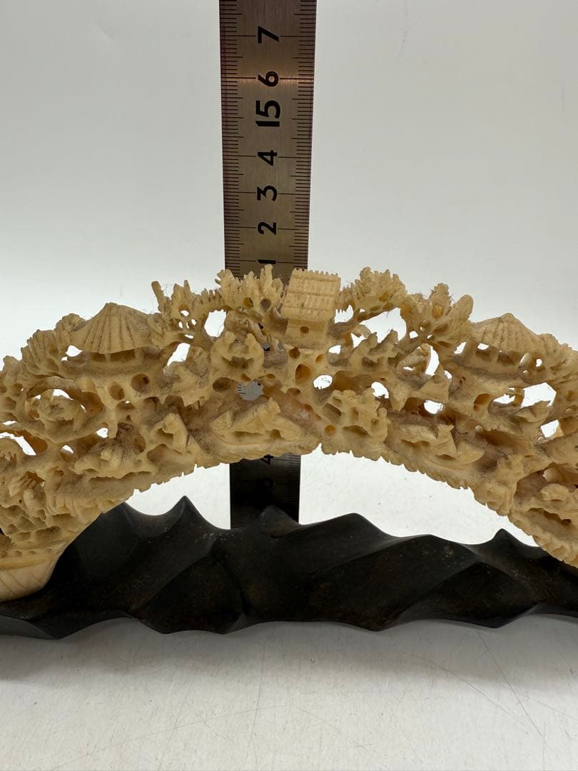 極上　透過し彫　置物　184g 台付　送料込み251112