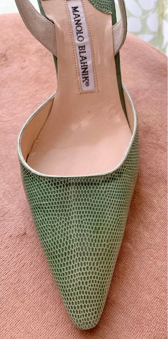 【美品】Manolo Blahnik グリーン ポインテッドトゥ ヒール