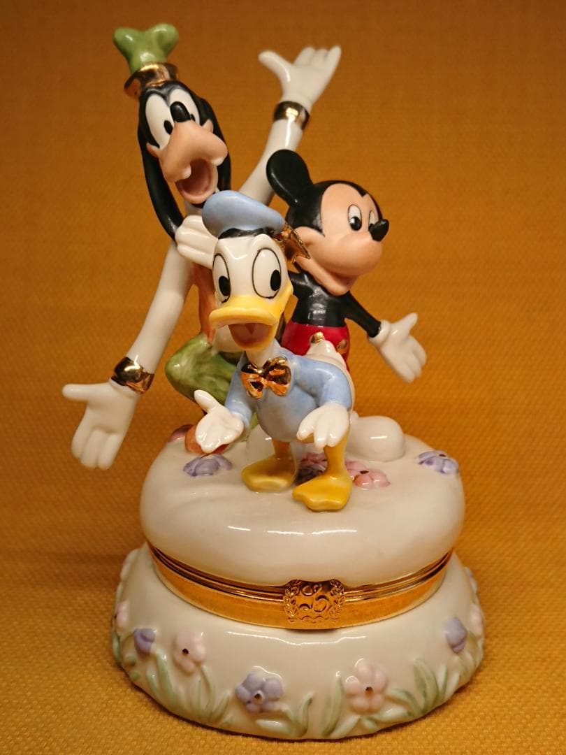 【美品】ミッキー　レノックス　宝箱　置物　インテリア　工芸品　美術品　A3275