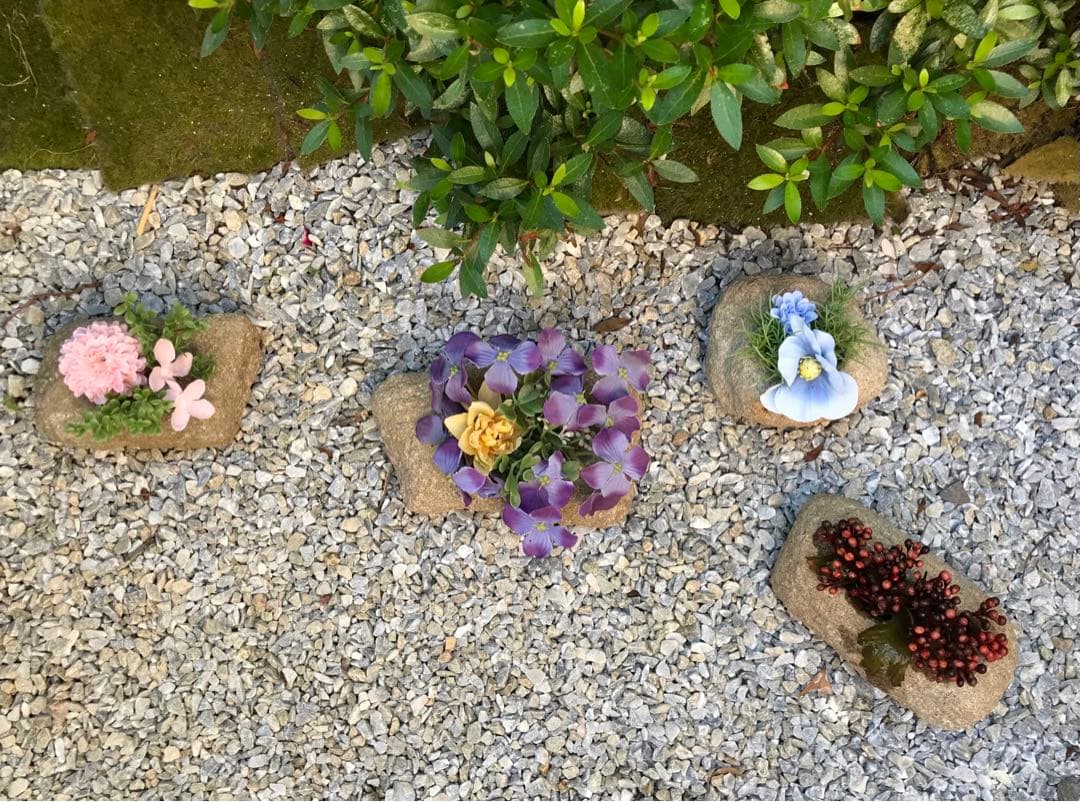 【天然自然石・石鉢・苔鉢・寄せ植え鉢・多肉植物鉢４個】庭石オブジェ造園水石天然石