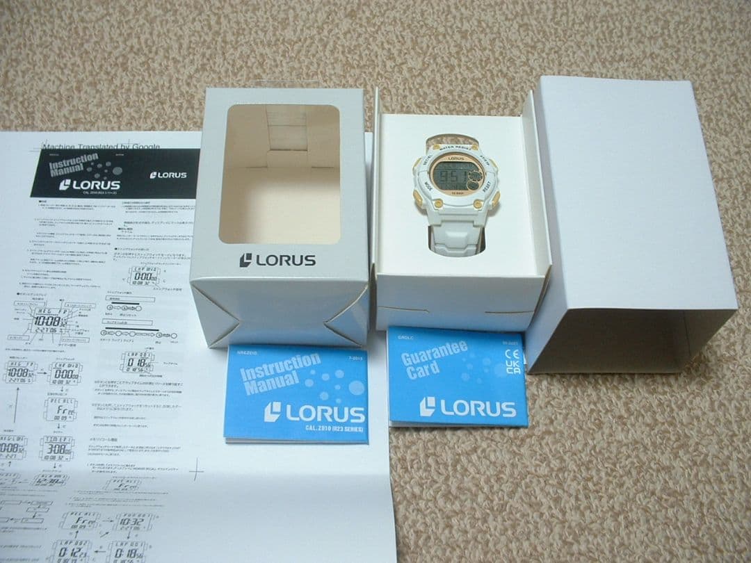 セイコー　LORUS　デジタル　逆輸入　腕時計　ホワイト