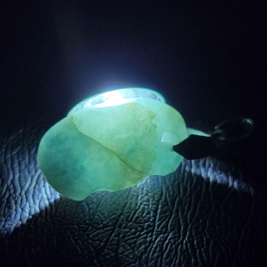 糸魚川翡翠:入コン沢:ペンダントトップ:金具(ステンレス)付き　PT0045