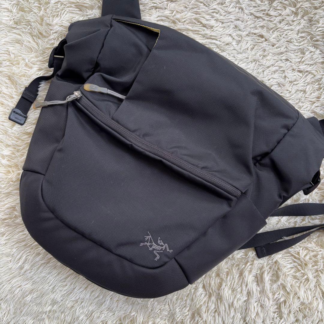 激レア　ARC'TERYXアークテリクス MISTRAL8 メッセンジャーバッグ