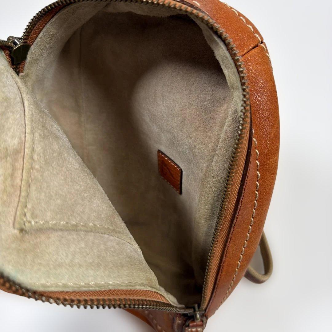 土屋鞄　ボディバッグ　ショルダーバッグ　トーンオイルヌメ　レザー　ブラウン