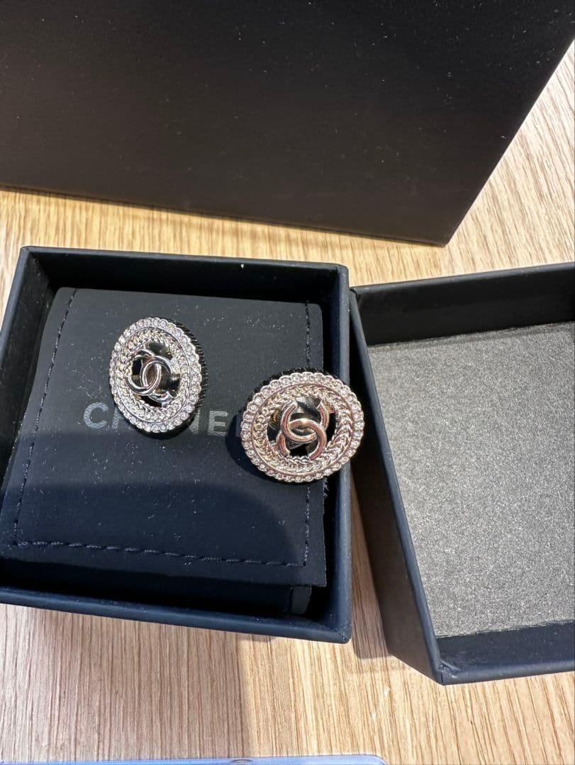 CHANEL ココマーク ラウンド ラインストーン ピアス シルバー