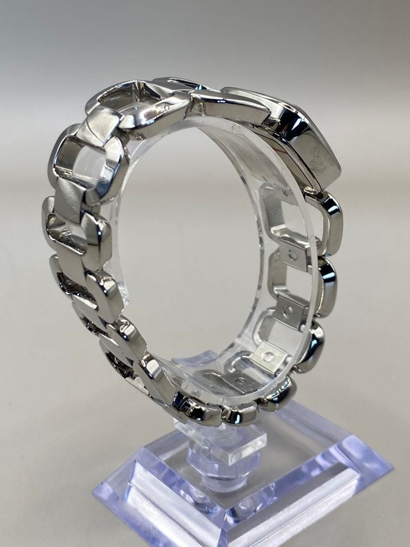 [美品]GUCCI シルバー スクエアフェイス腕時計125.5 YA125502