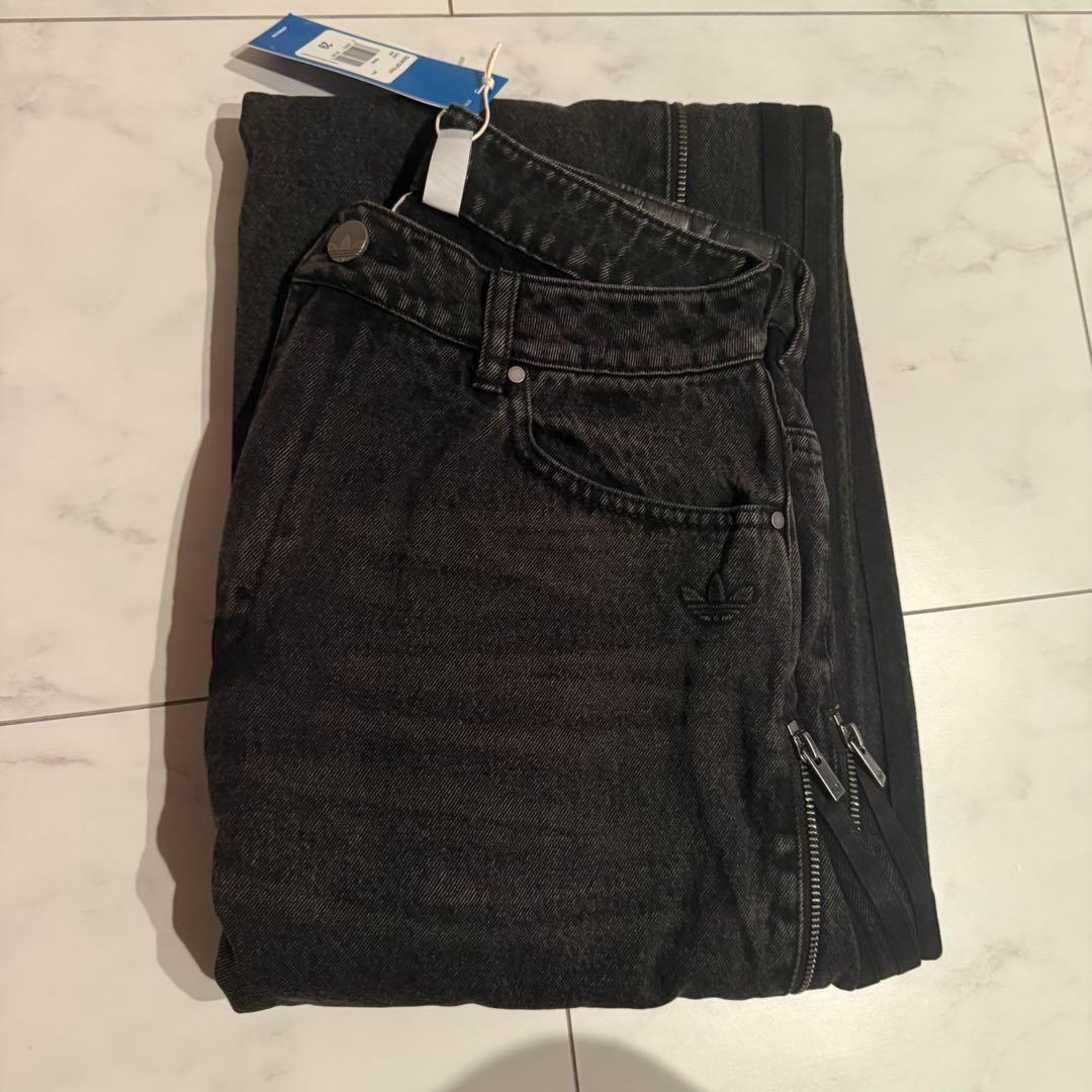 adadas 新品29 ADILENIUM シーズン3 ジップ　デニムパンツ