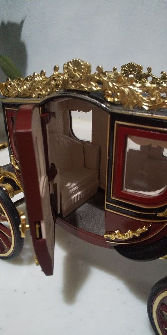 アンティーク昭和天皇馬車フィギュアロイヤルキングダム