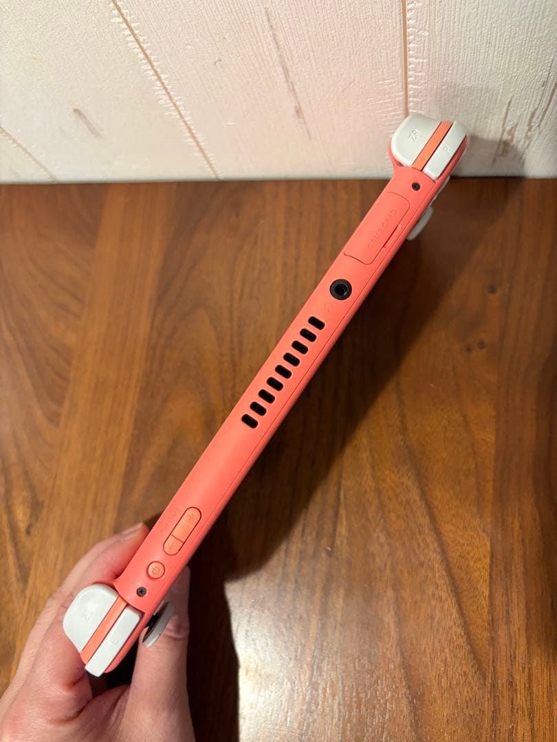 Nintendo Switch Lite コーラル ケース付き