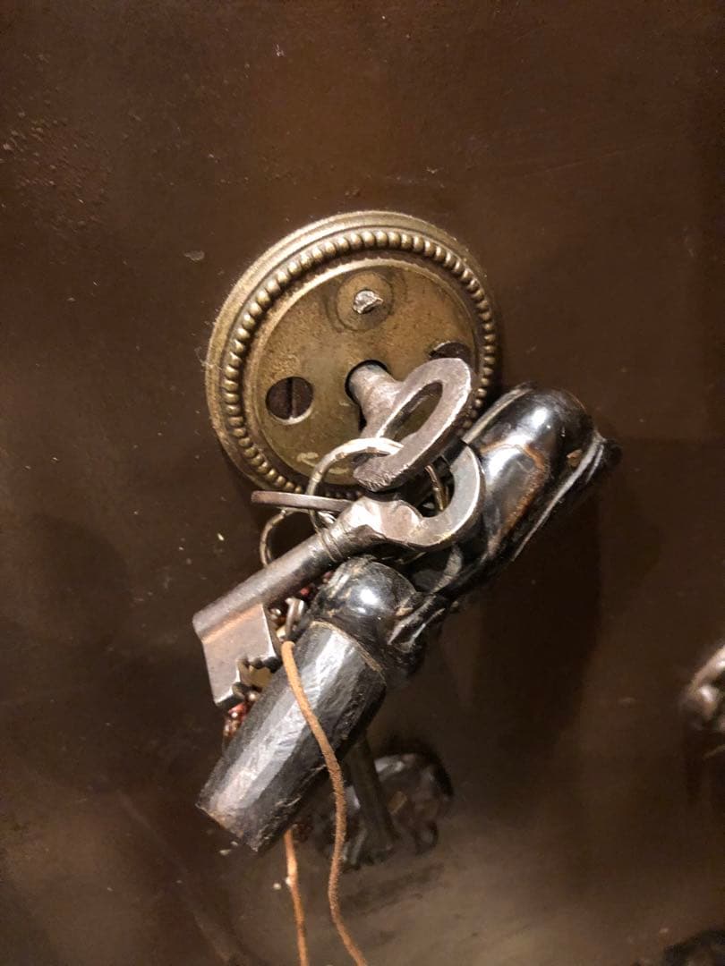 アンティークドイツ製金庫1900年初頭