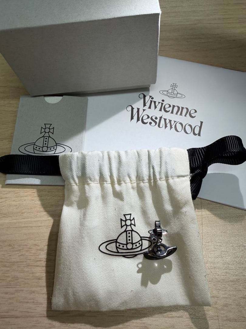 Vivienne Westwood クロスモチーフ ピアス(片耳用)