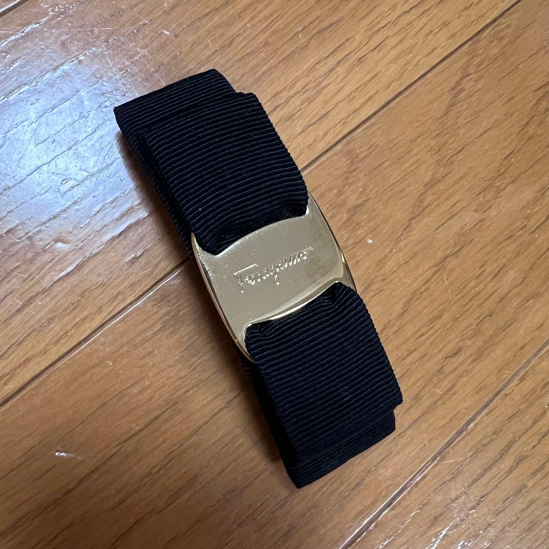 【Ferragamo】黒リボンバレッタ