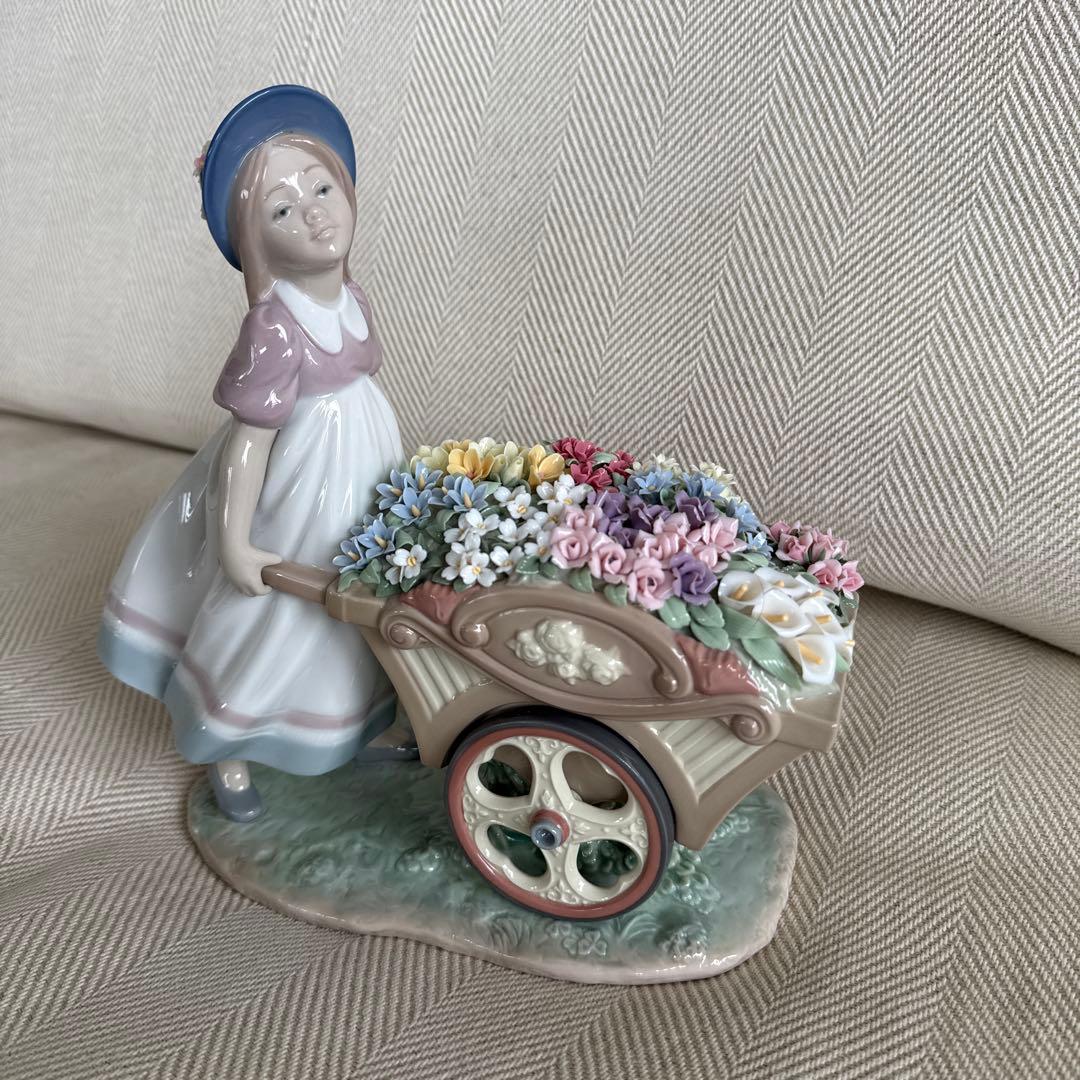 美品　Lladro リヤドロ 可愛いお花屋さん 6521 フィギュリン