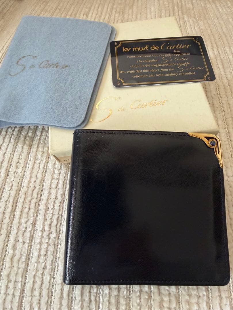 Cartier 2つ折財布　サファイアライン