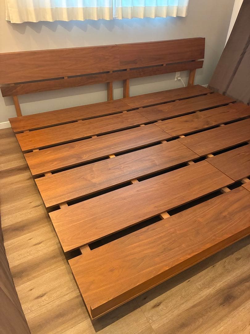 ニトリ　木製セミダブルベッドフレーム ブラウン