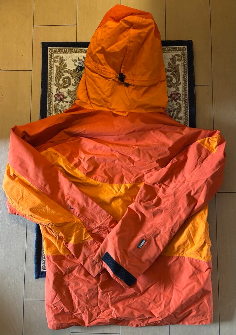 T*i様 HAGLOFS ホグロフス マウンテンパーカー 美品 パタゴニア ノー