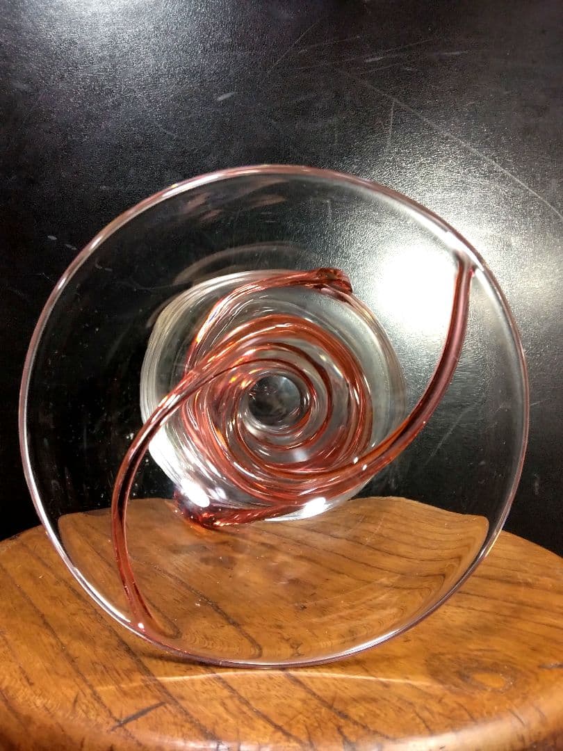 フランス　一点物　クリスタル　フラワーベース　アート　サイン　スパイラル　赤　花