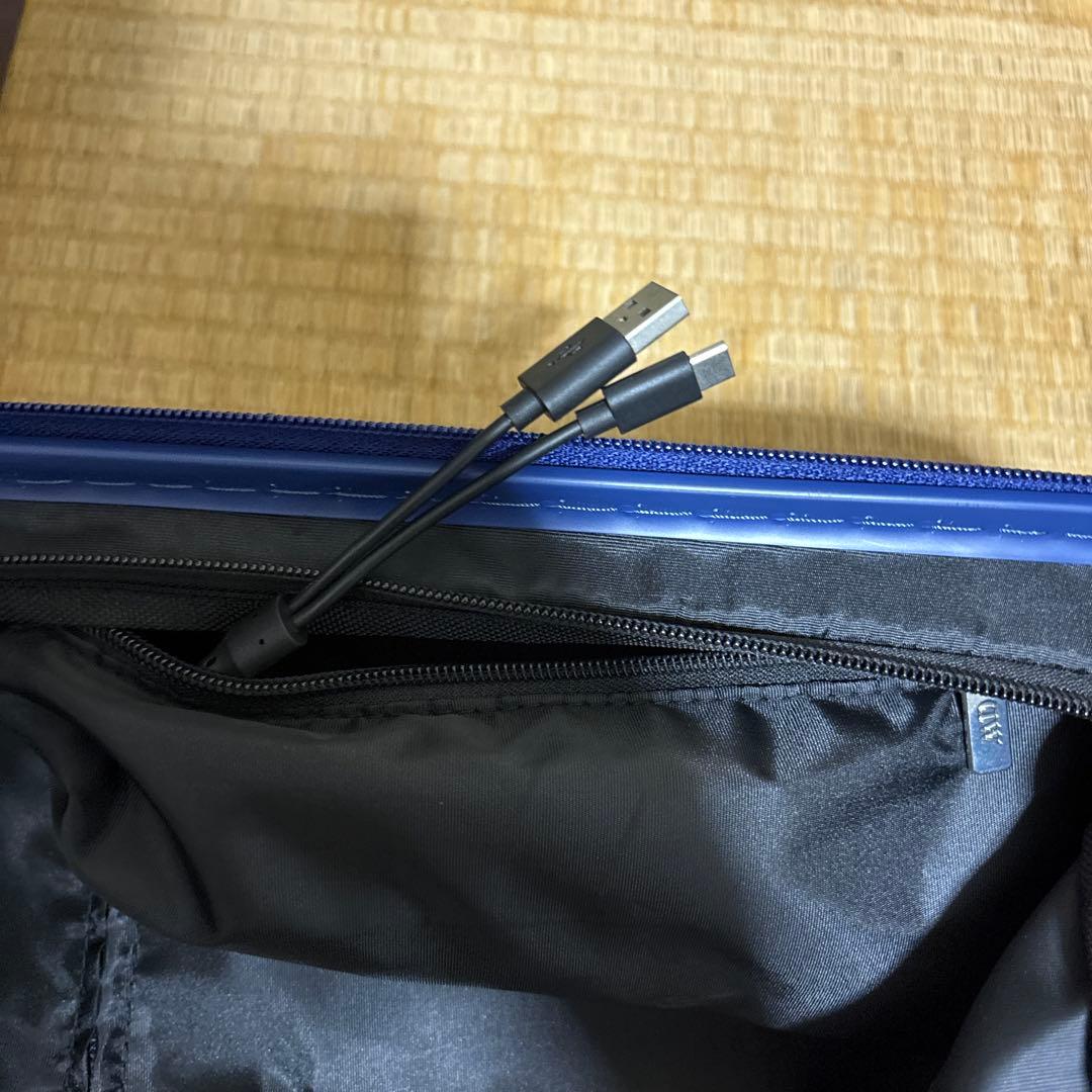 Daniel Wellington ネイビー キャリーケース