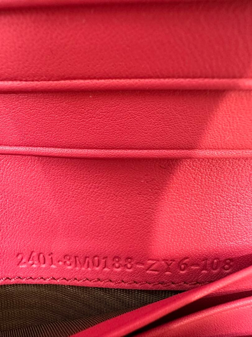 FENDI ピンク 二つ折り財布