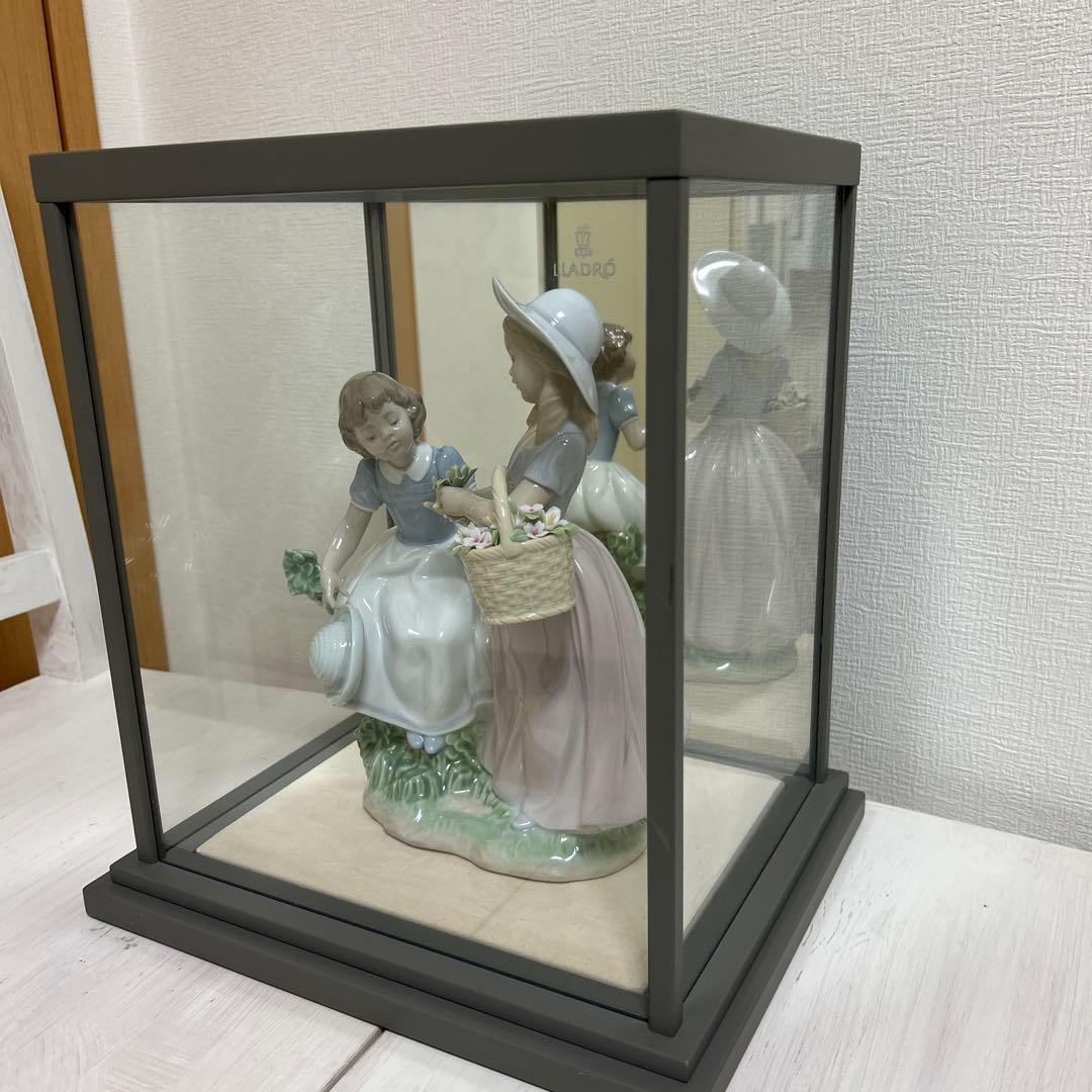 リヤドロLLADRO 「仲良しの二人」　　　　全体的に綺麗！ ガラスケース付き！