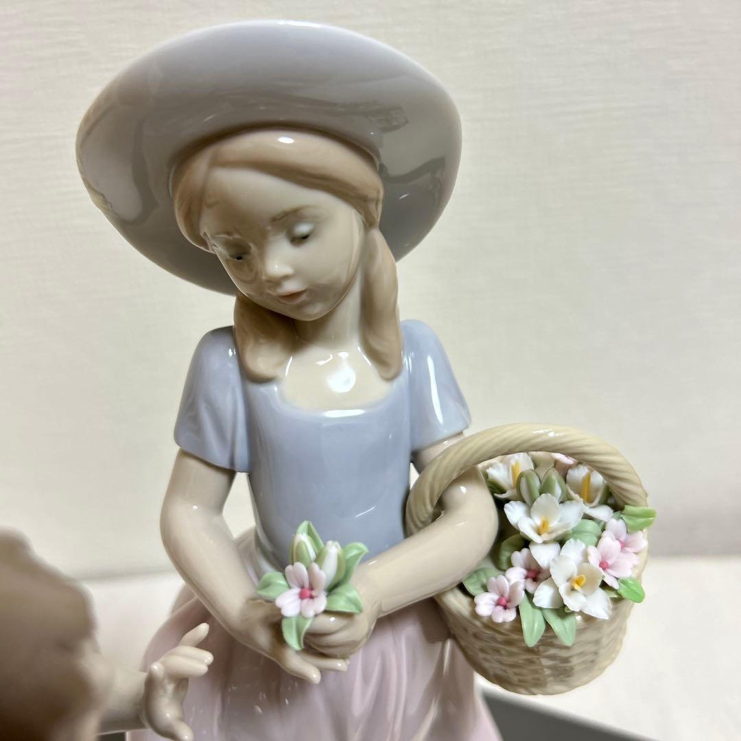 リヤドロLLADRO 「仲良しの二人」　　　　全体的に綺麗！ ガラスケース付き！
