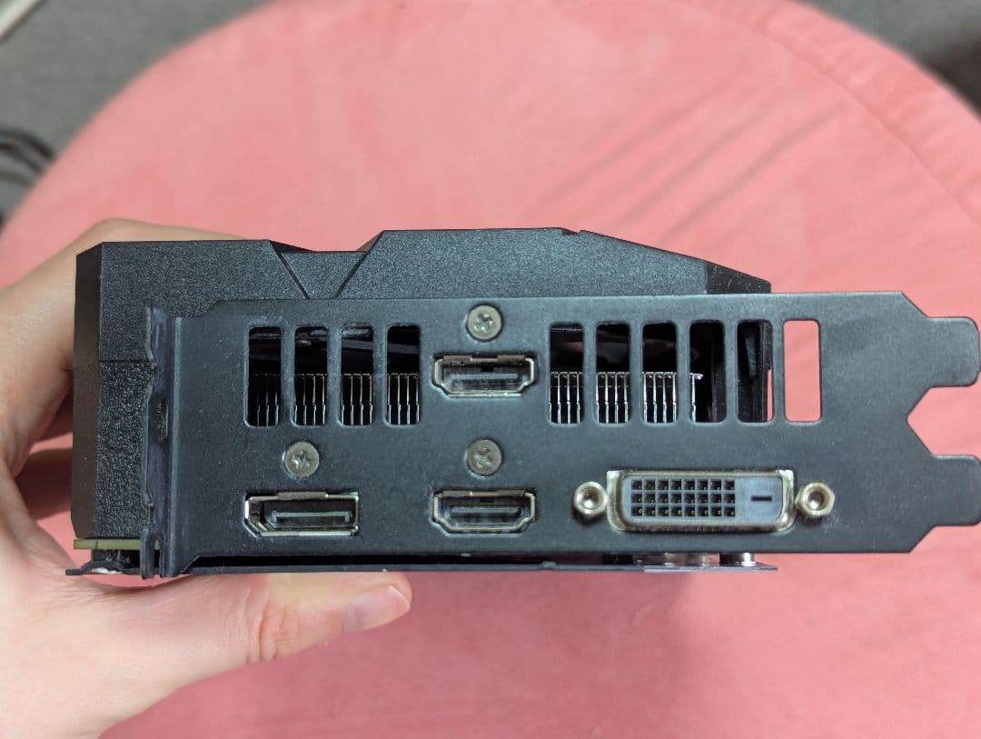 グラフィックボード・グラボ・ビデオカード ASUS RTX 2060 6go