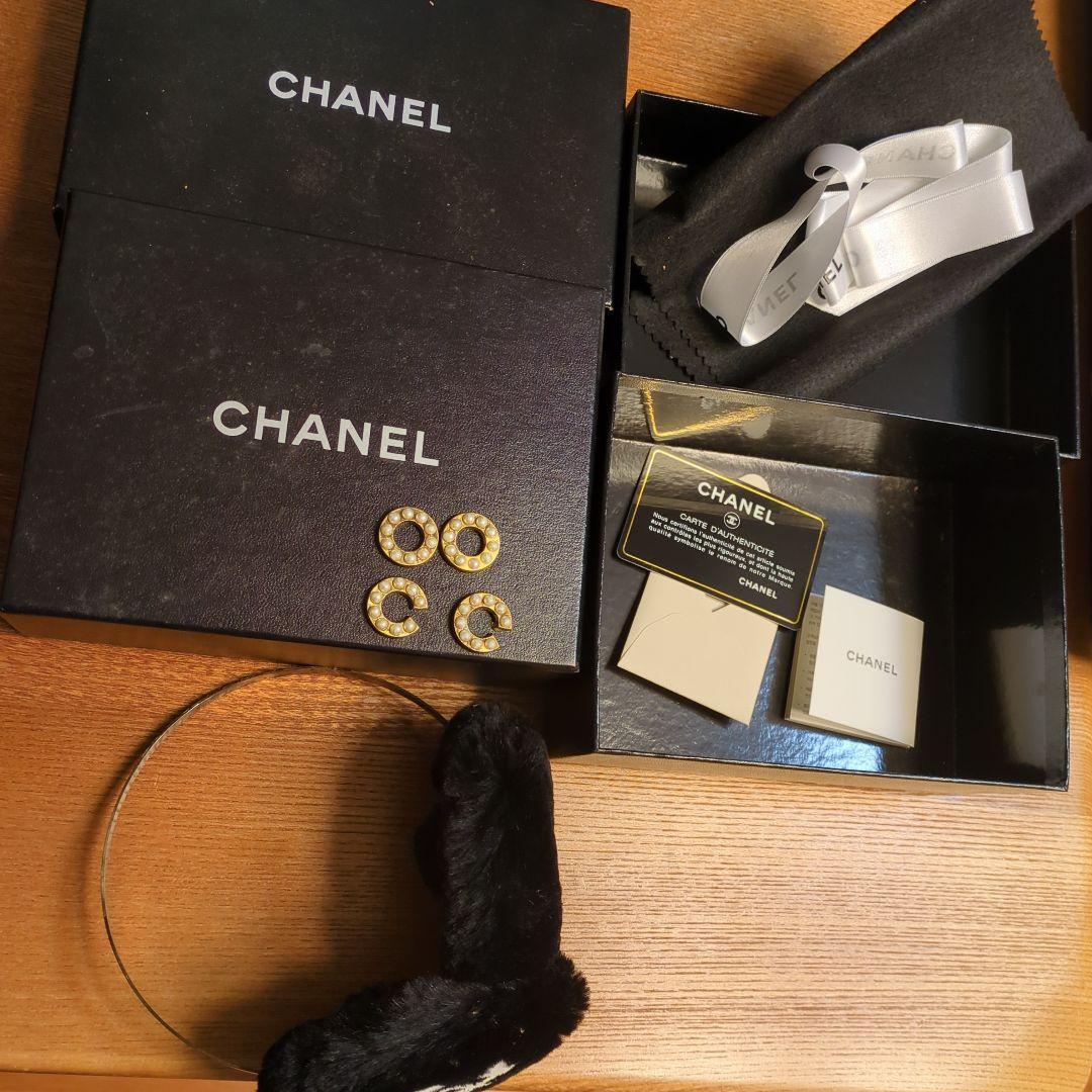 シャネル　イヤーマフラー　箱2つ付属