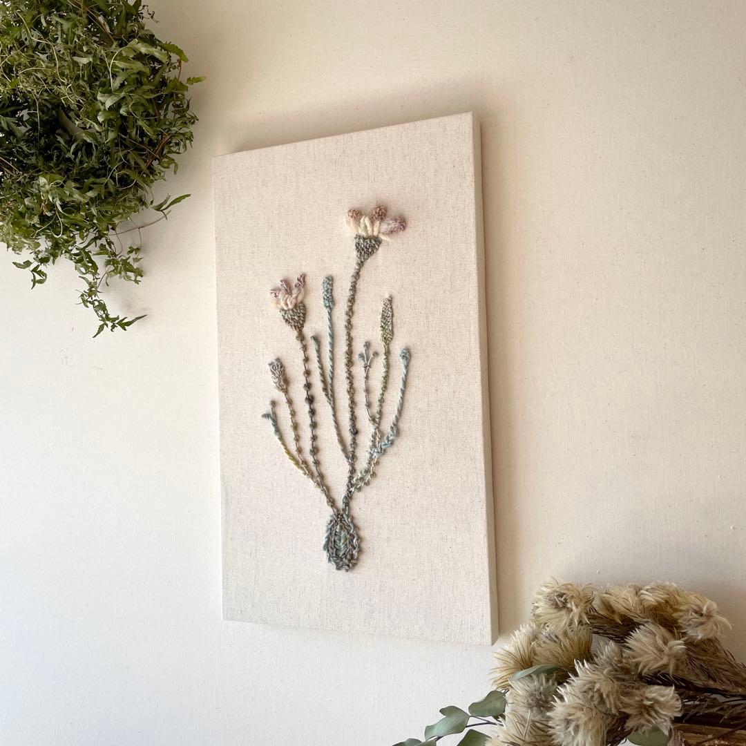 【一点もの】『手紡ぎ糸のお花. c'』手刺繍ファブリックパネル