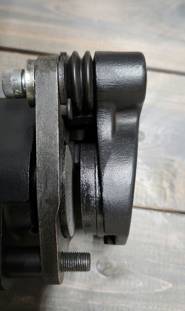 ハーレー　エボ純正キャリパー　　　　ブレーキパット新品　+　メンテ済