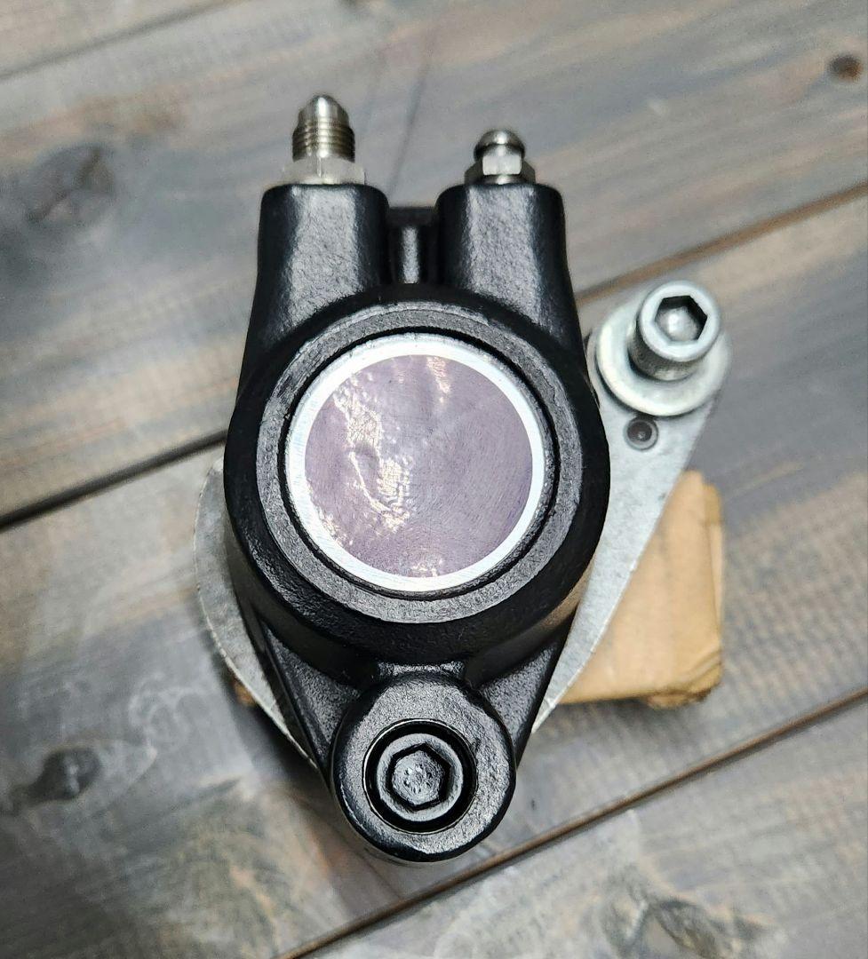 ハーレー　エボ純正キャリパー　　　　ブレーキパット新品　+　メンテ済