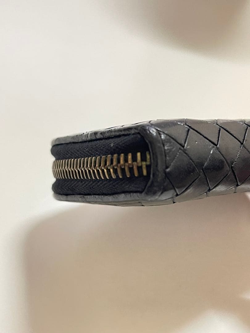 BOTTEGA VENETA ケース　ブラック　ゴールド　イントレチャート