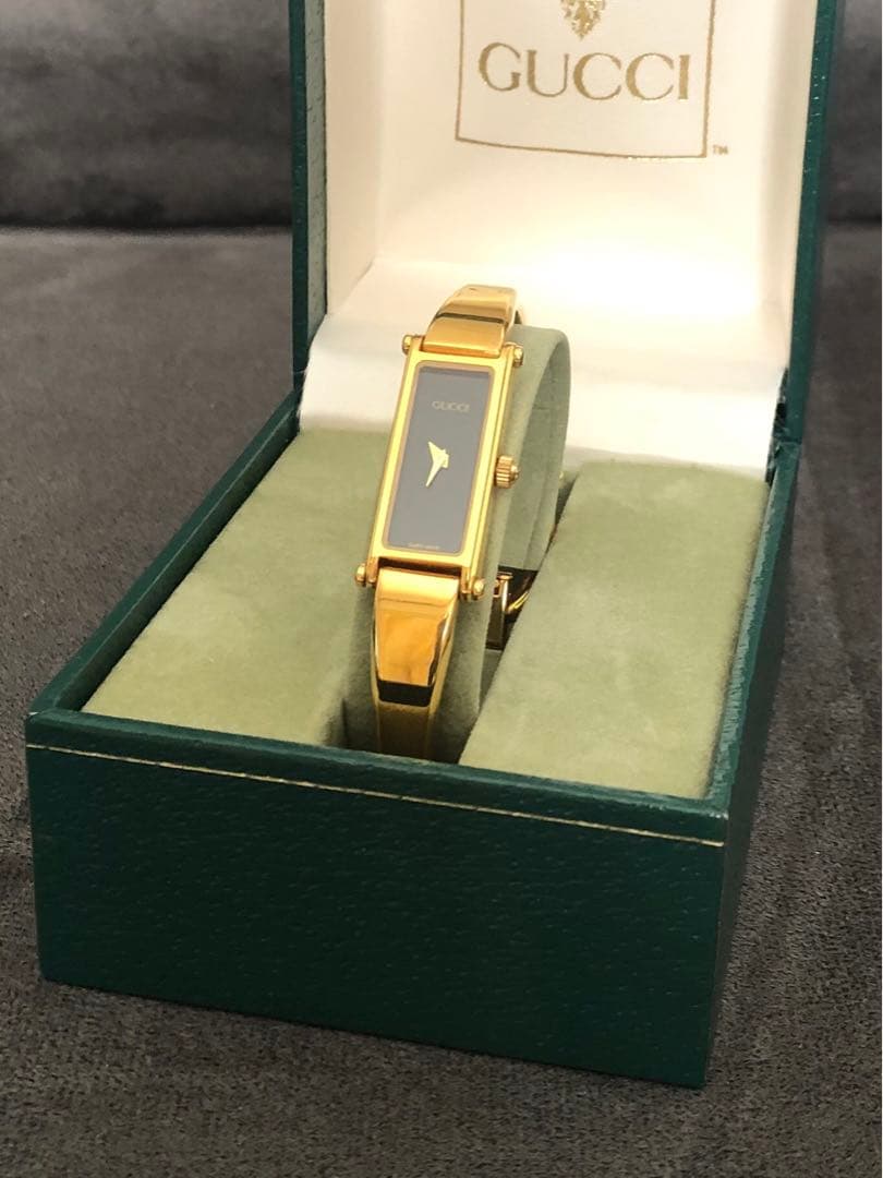 GUCCI 1500L バングル時計 黒文字盤 ゴールド