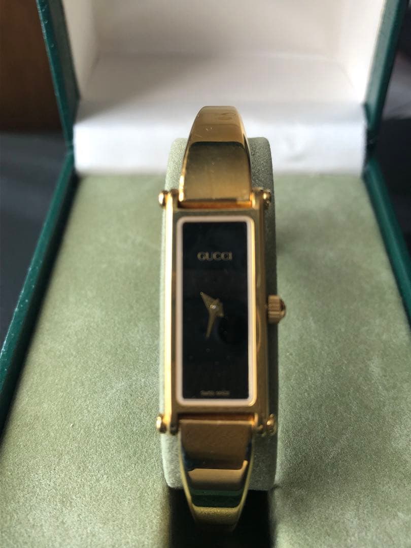 GUCCI 1500L バングル時計 黒文字盤 ゴールド
