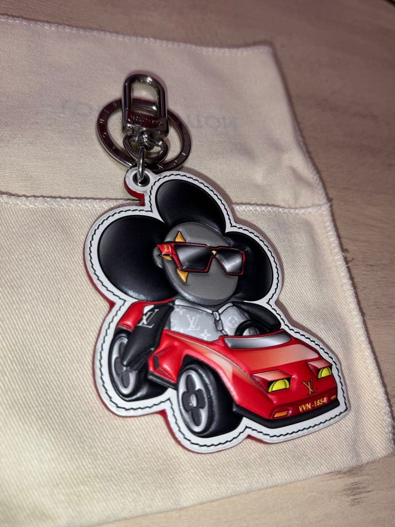 ルイヴィトン バッグチャーム レッド/ブラック M00960 キーホルダー