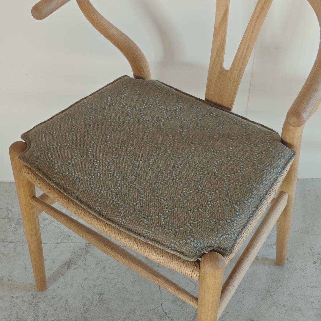 【新品】CH24 Yチェア専用シートクッション　クヴァドラ/タンバリン生地