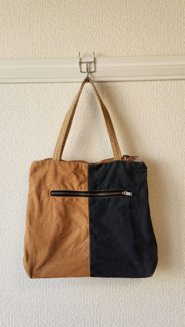 Carharttフード付きブルゾン&トートバッグ