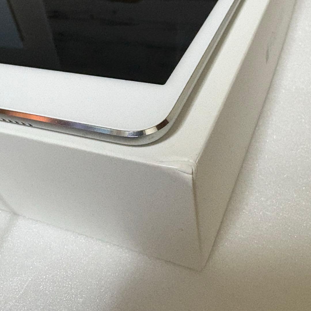 【未使用に近い】iPad mini 4 Wi-Fi 128GB 第四世代