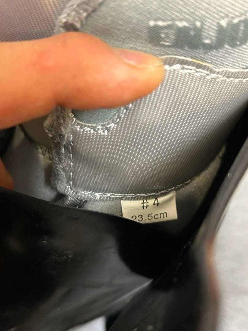 ジュニアスキーセット板130・ブーツ23.5cm・ストック100cm・ヘルメット