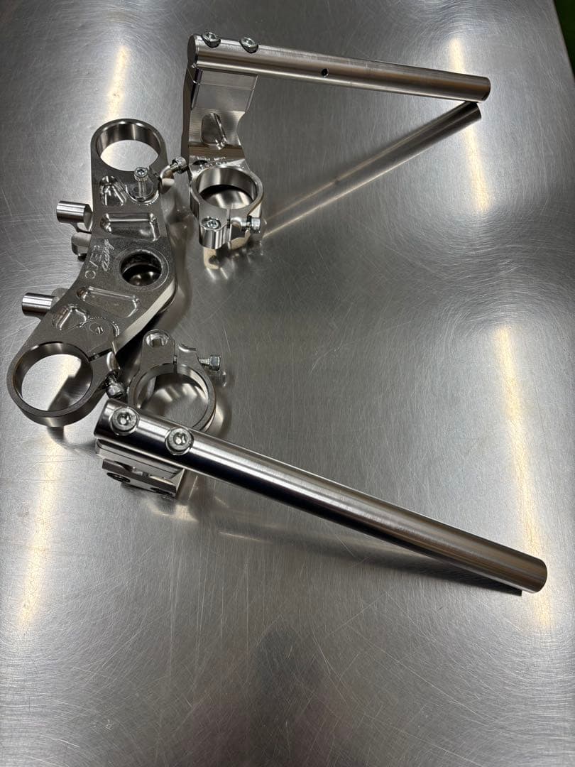 z900rsセパレートハンドオーバーレーシング(シルバー)