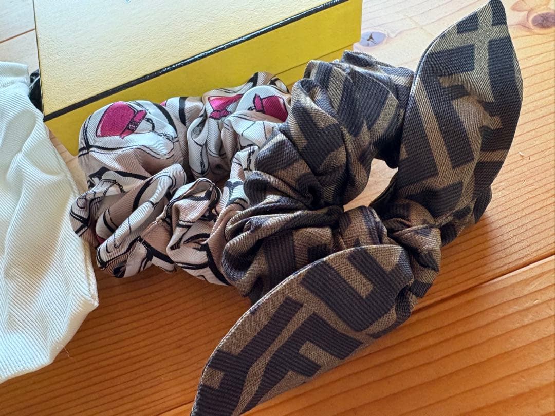 FENDI プリントシュシュ