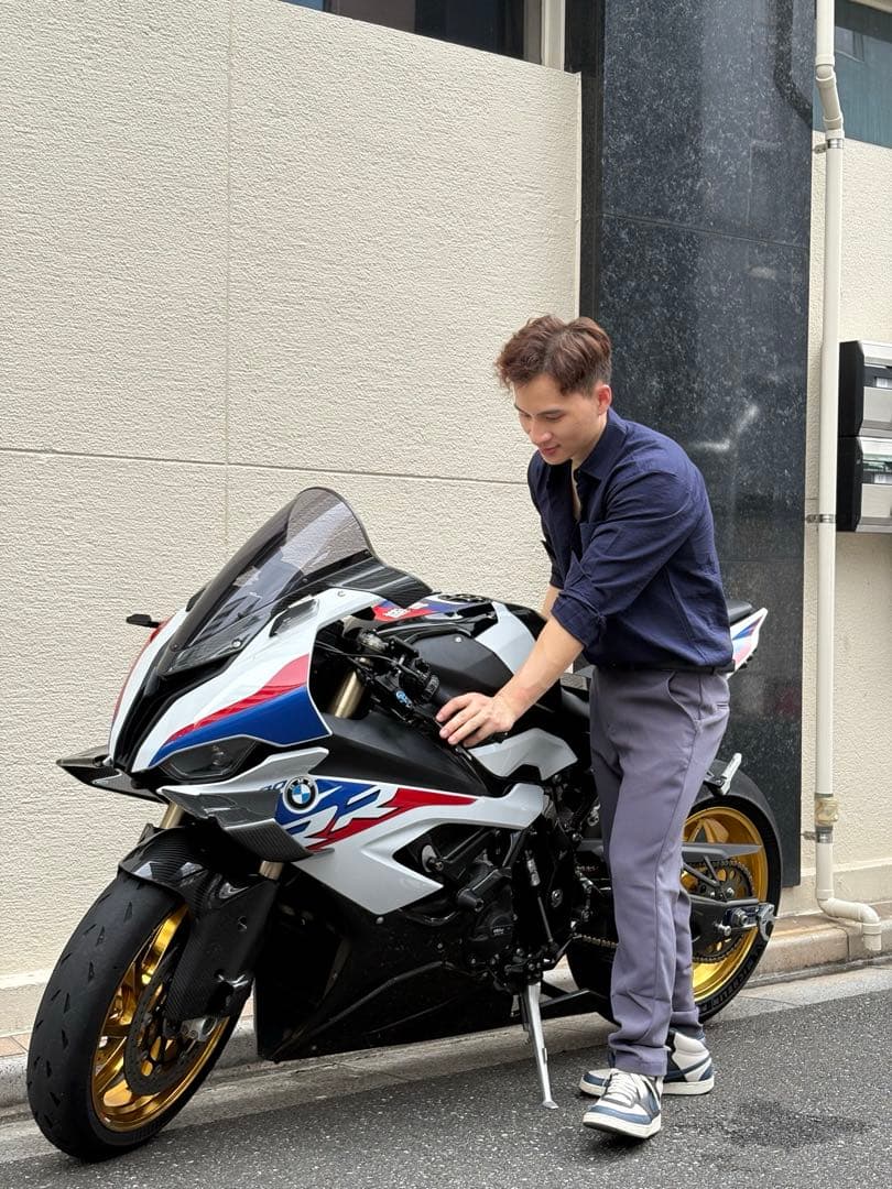 s1000rrカーボンファイバー カウル ブラック