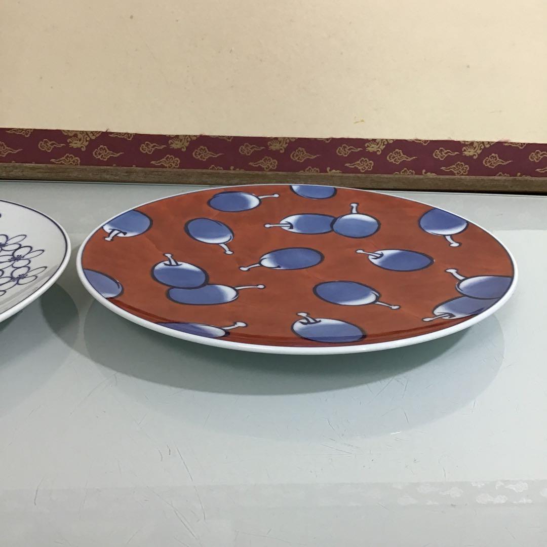 ￼源右衛門　大皿　2枚　染赤濃プルーン文　27.5センチ