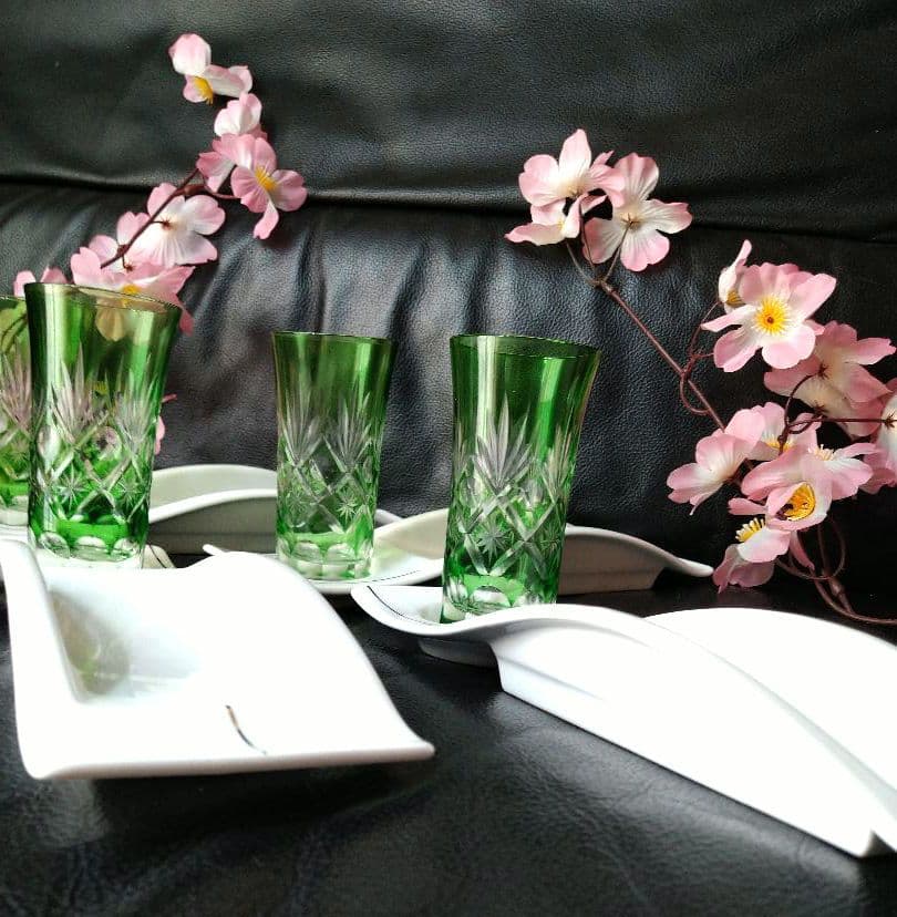 ♥オシャレな【豪華に８角切子グラス付】♥【２ステージ演出素敵な白長皿】ダブル4組